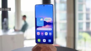 Samsung Galaxy S25 Edge Unlocked Home Screen on the Table